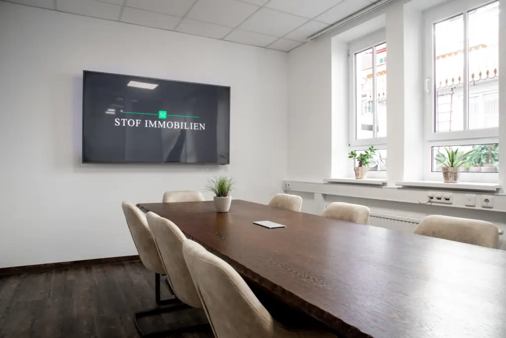 Moderner Meetingraum von Stof Immobilien in Laichingen – Besprechungsraum für Immobilienberatung und Vertragsabschlüsse