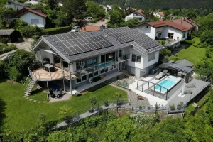 Außenansicht eines Einfamilienhauses in Hohenstadt, angeboten durch Stof Immobilien – Ihr Immobilienmakler für Hohenstadt und die umliegende Region im Alb-Donau-Kreis.